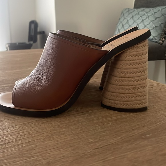 Dolce vita wedges! Great condition - Picture 2 of 3